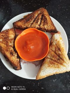 વેજ. માયોનીઝ સેન્ડવિચ (veg.mayosandwich in gujarati) રેસીપી મુખ્ય ફોટો