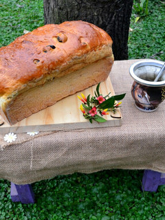 Una foto de Pan de cardamomo y pasas dulce💋