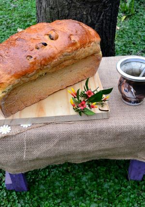 Una foto de Pan de cardamomo y pasas dulce💋