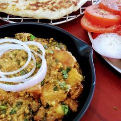 A picture of Aloo Methi makhani.