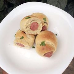 A picture of Sausage rolls.