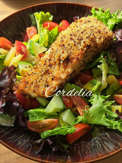 Foto resep Quinoa crusted salmon salad