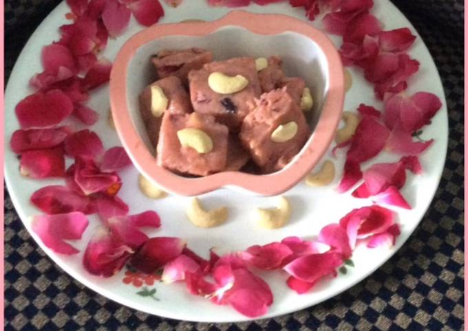 Fresh rose and cashew fudge