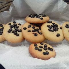 A picture of Eggless chocochip cookies.