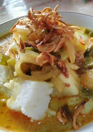 Foto resep Lontong Sayur Maknyus