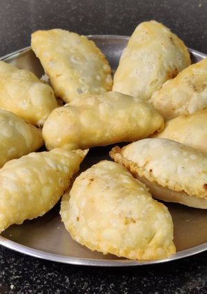 शुगर फ्री गुजिया (sugar free gujiya recipe in Hindi) रेसिपी मुख्य फोटो