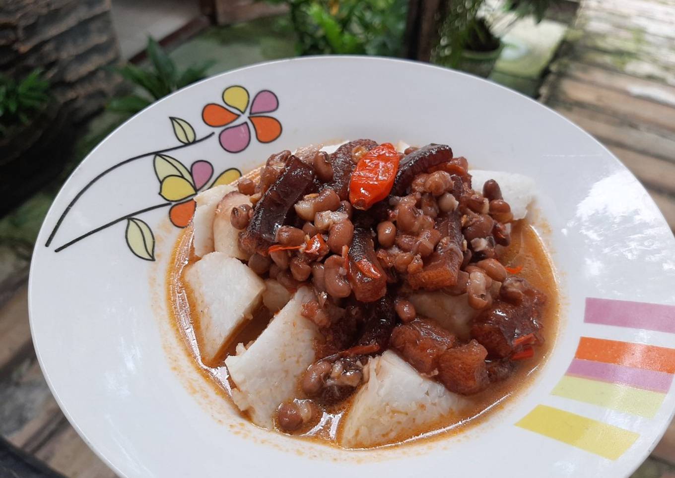 Ketupat sambal goreng tholo