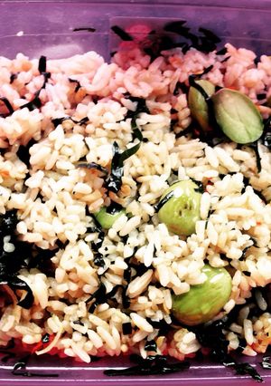 Foto resep Nasi goreng pete daun mengkudu😋😋