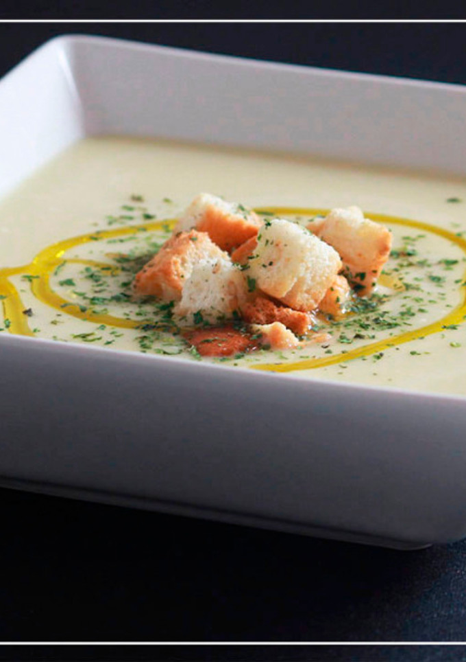 Una foto de Crema de calabacín con queso