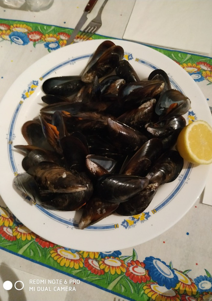 Una foto de Mejillones al vapor
