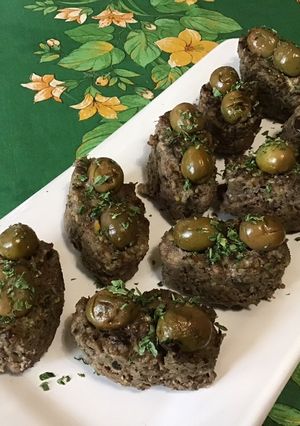 Une photo de Minis pains de viande au bœuf,aubergine,curry et olives