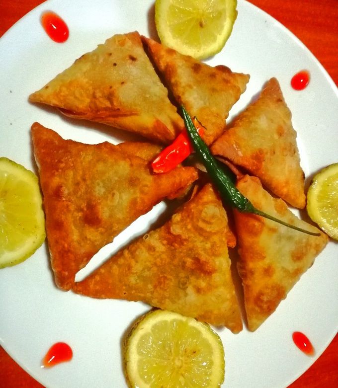 A picture of Beef samosa.