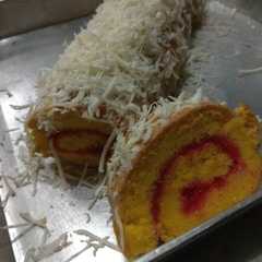 รูปของ Bolu Gulung Keju