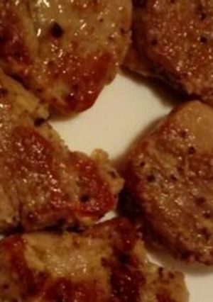 Fokhagymás szűzérme serpenyőben sütve recept fotója