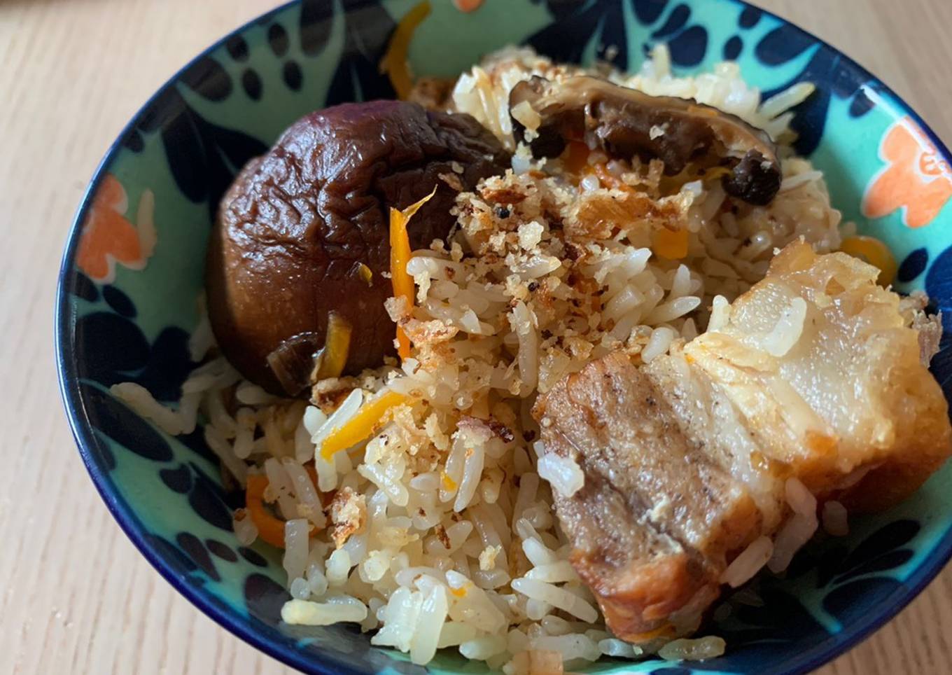 Nasi pork belly jamur rice cooker (dengan pork belly yg gagal)