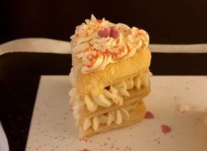 Foto di Cuori di millefoglie con crema chantilly e fragole vegan