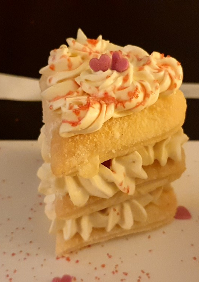 Foto di Cuori di millefoglie con crema chantilly e fragole vegan
