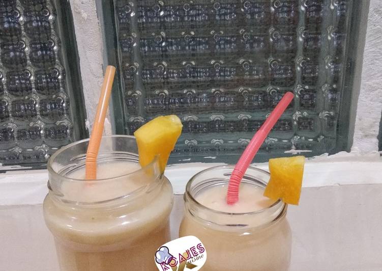 Simple Way to Make Favorite Paw paw smoothie