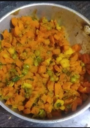 A picture of Karaari gajar matar sabzi.