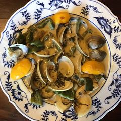 A picture of California Farm Marumo Clam Broth.