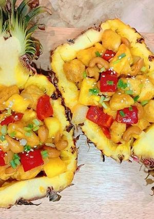 A picture of Pineaaple fruit chat.