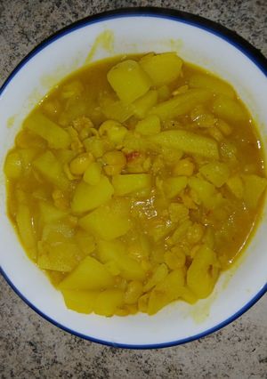 Una foto de Sopa suculentosa de garbanzos con papa
