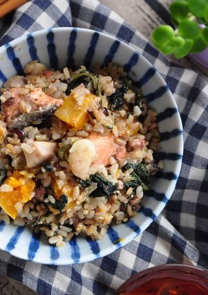 香蒜鮭魚南瓜五穀米燉飯 的食譜成品照片