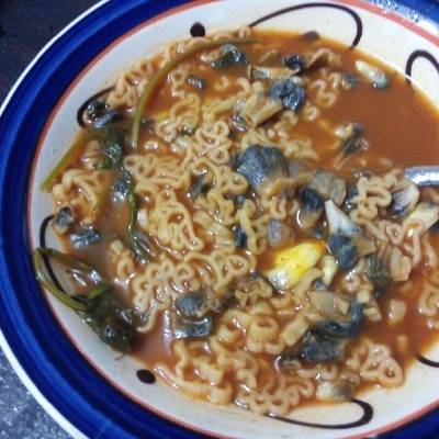 Sopa de pasta con quelites, huitlacoche en caldillo Receta de MARTÍN  GERARDO RAMÍREZ CORREA- Cookpad