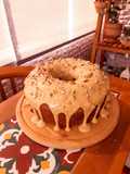 Bolo de Castanha com Cobertura de Doce de Leite