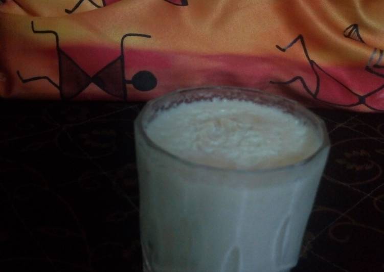 How to Prepare Delicious Sitafal milkshake