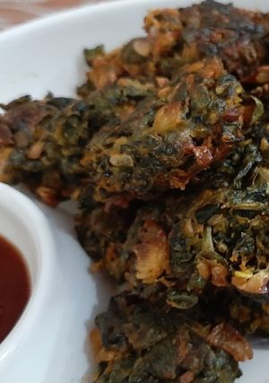 अरबी के पत्ते का पकौड़े (arbi ke patte ka pakode recipe in Hindi) रेसिपी मुख्य फोटो