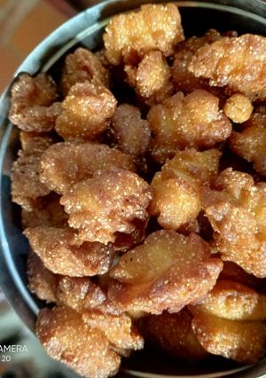 குல்குல் இனிப்பு ரெசிபி (Khul khul recipe in tamil) செய்முறை முக்கிய புகைப்படம்