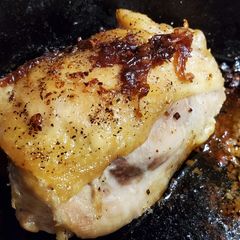 A picture of Garlic Butter Chicken Thighs.