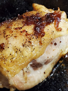 A picture of Garlic Butter Chicken Thighs.