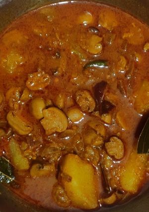 A picture of Mushroom Masala.