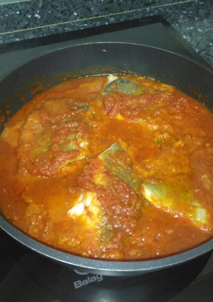 Una foto de Bacalao con tomate