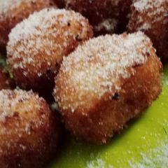 A picture of Fried milk hearts.