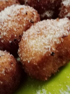 A picture of Fried milk hearts.