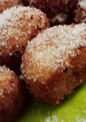 A picture of Fried milk hearts.