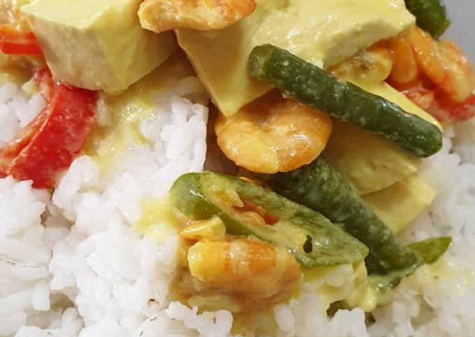 Ternyata ini loh! Bagaimana cara bikin Sayur Udang Tahu Tempe Kuah Santan Kuning yang nikmat