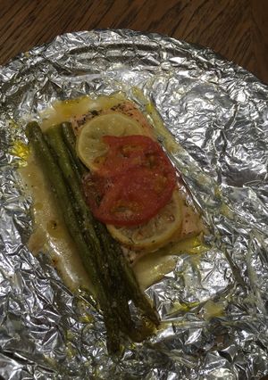 A picture of Salmon and Asparagus Foil.
