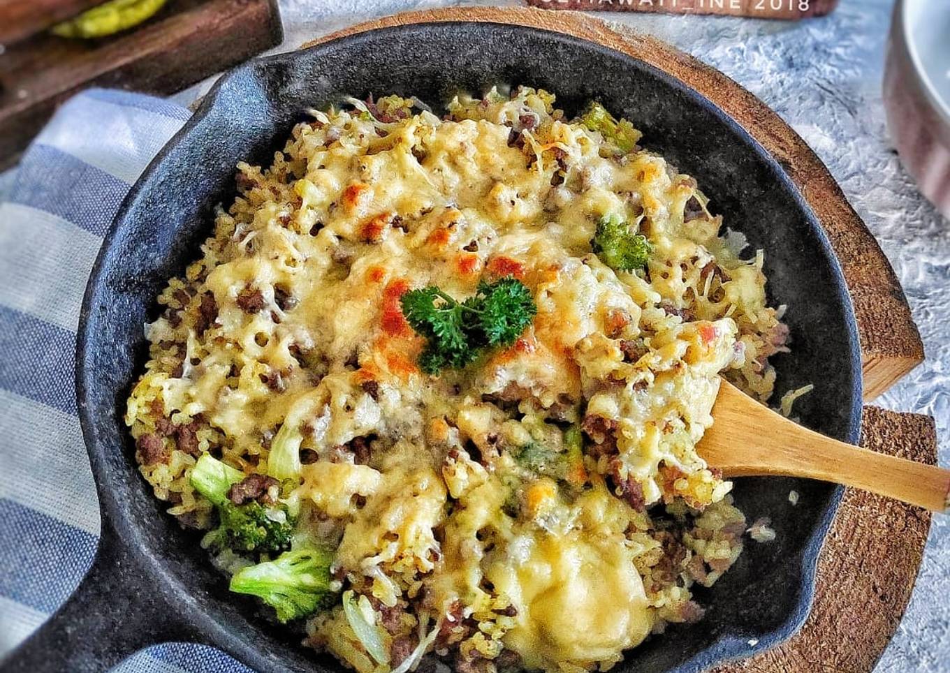 Cheesy Beef Broccoli Rice