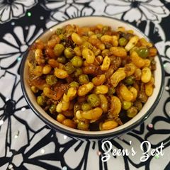 A picture of White Rajma and Green Peas Sabzi.