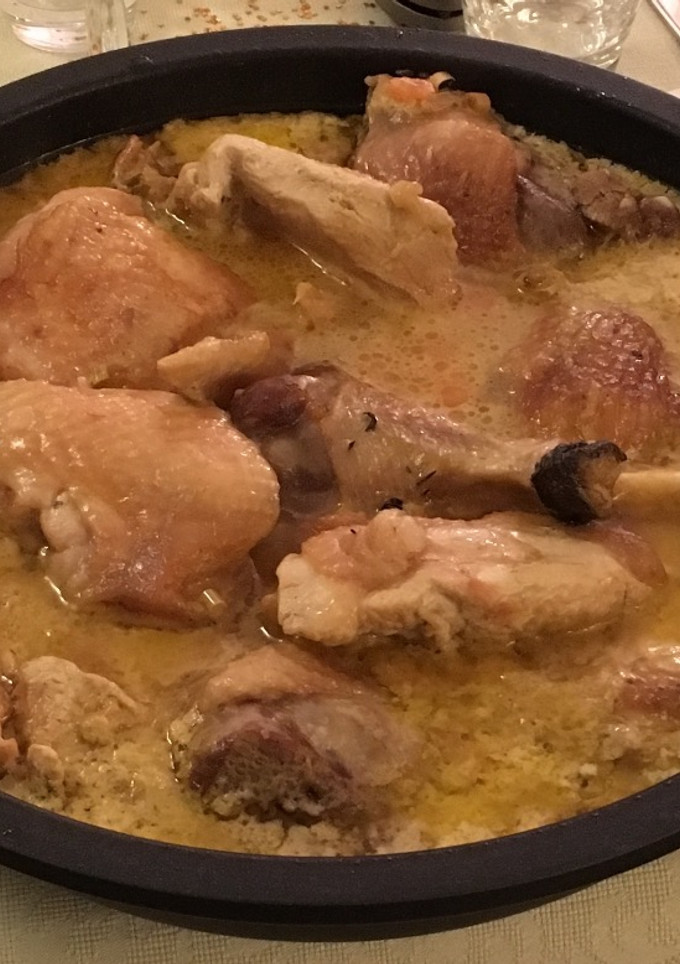 Una foto de Pavo en salsa coco, mango y cidronela