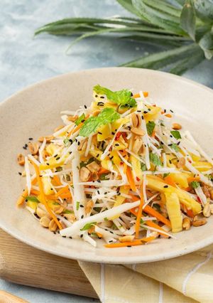 Hình của món Salad bạch tuyết.