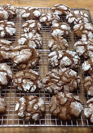 A picture of Chocolate Crinkles.