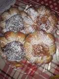 Facturas o bizcochos de dulce de leche y manzana...en flor