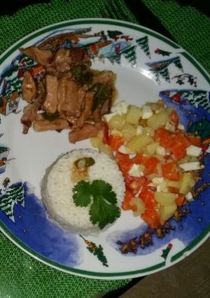 Una foto de Plato tropical