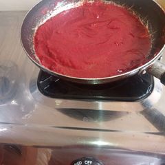 A picture of Homemade chilli sauce.