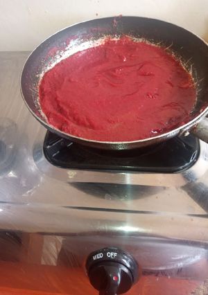 A picture of Homemade chilli sauce.
